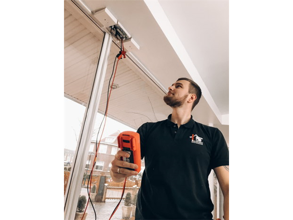 Schlosser / Monteur mit Technik-Interesse (m/w/d) – Mechatronik & Zutrittskontrolle